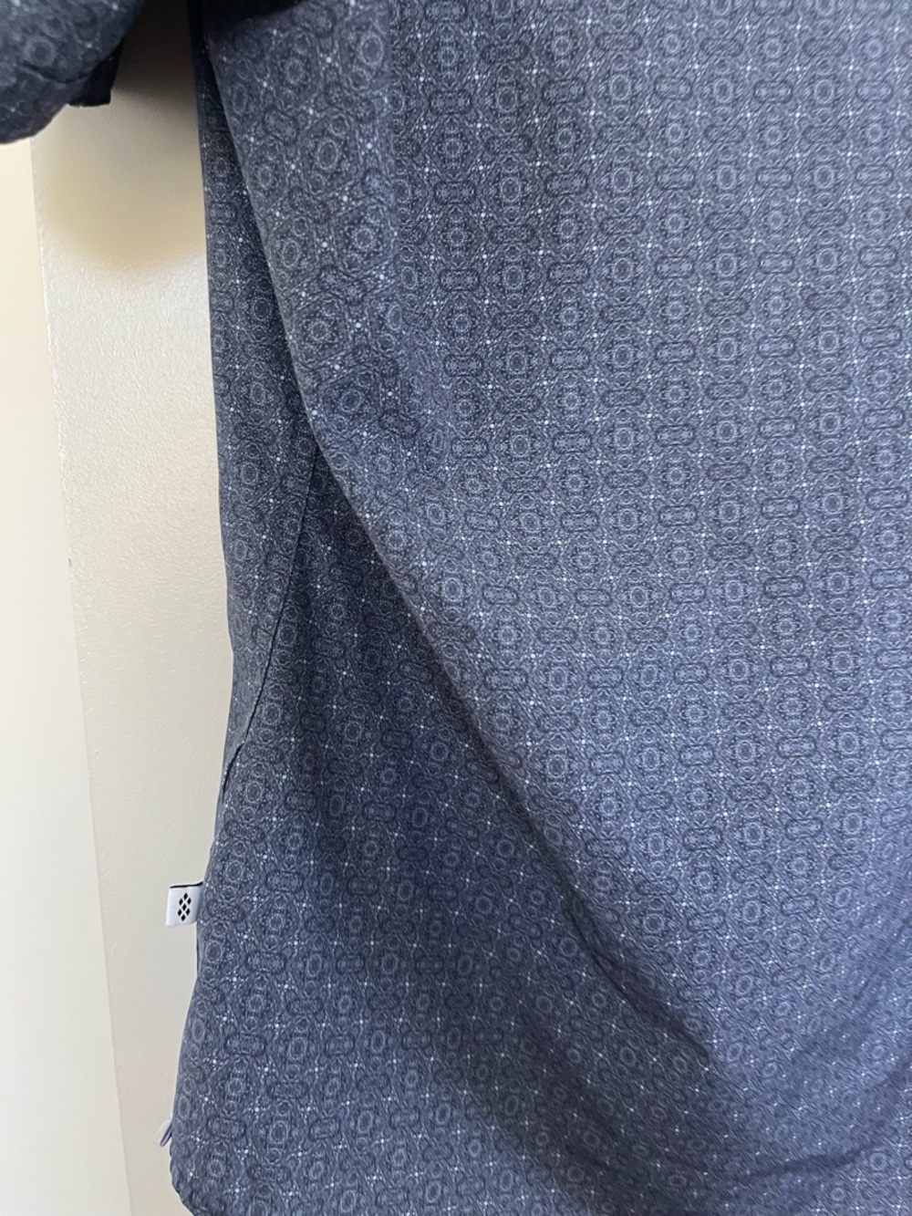 7 Diamonds Men's Short-Sleeve Button-Down Shirt - Navy Blue Geo Print - Picture 7 of 9
